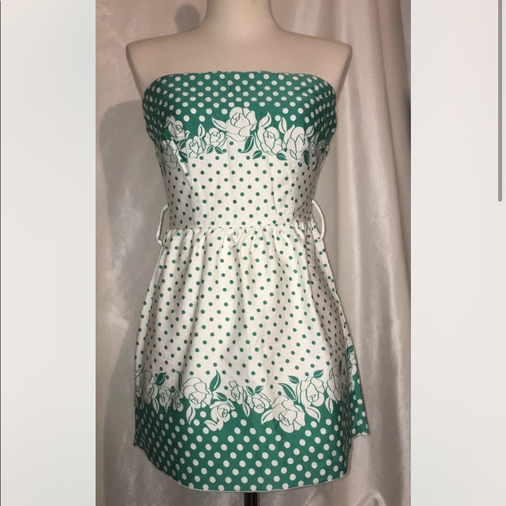 Charlotte Russe Dress {Size Small}. Zipper closure